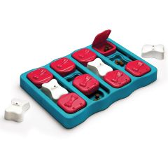 Nina Ottosson Dog Brick. Medelsvårt spel med flyttbara klossar och brickor.