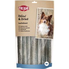 Natural & Dried Salmon Skin. Torkade rullar av laxskinn.